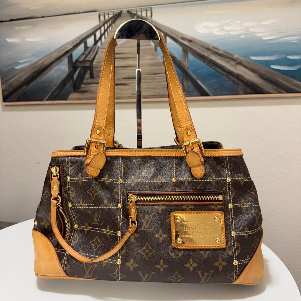 💎✨BEAUTIFUL✨💎Authentic Louis Vuitton Rivet Handbag